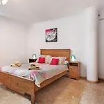 فيلة Carolina تياس