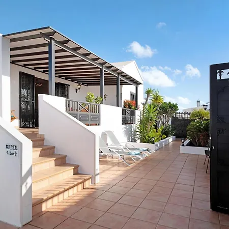 Carolina Villa *