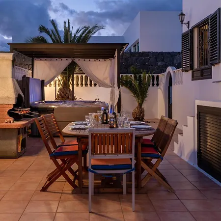 Carolina Villa Tias